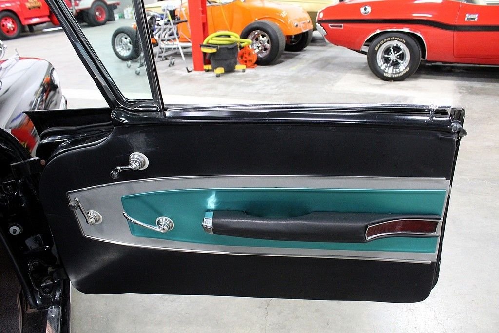 1958 Chevrolet Impala photo 12