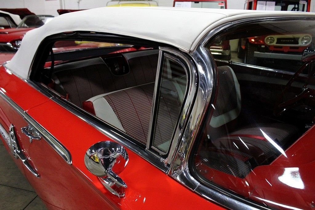 1960 Chevrolet Impala Convertible photo 58