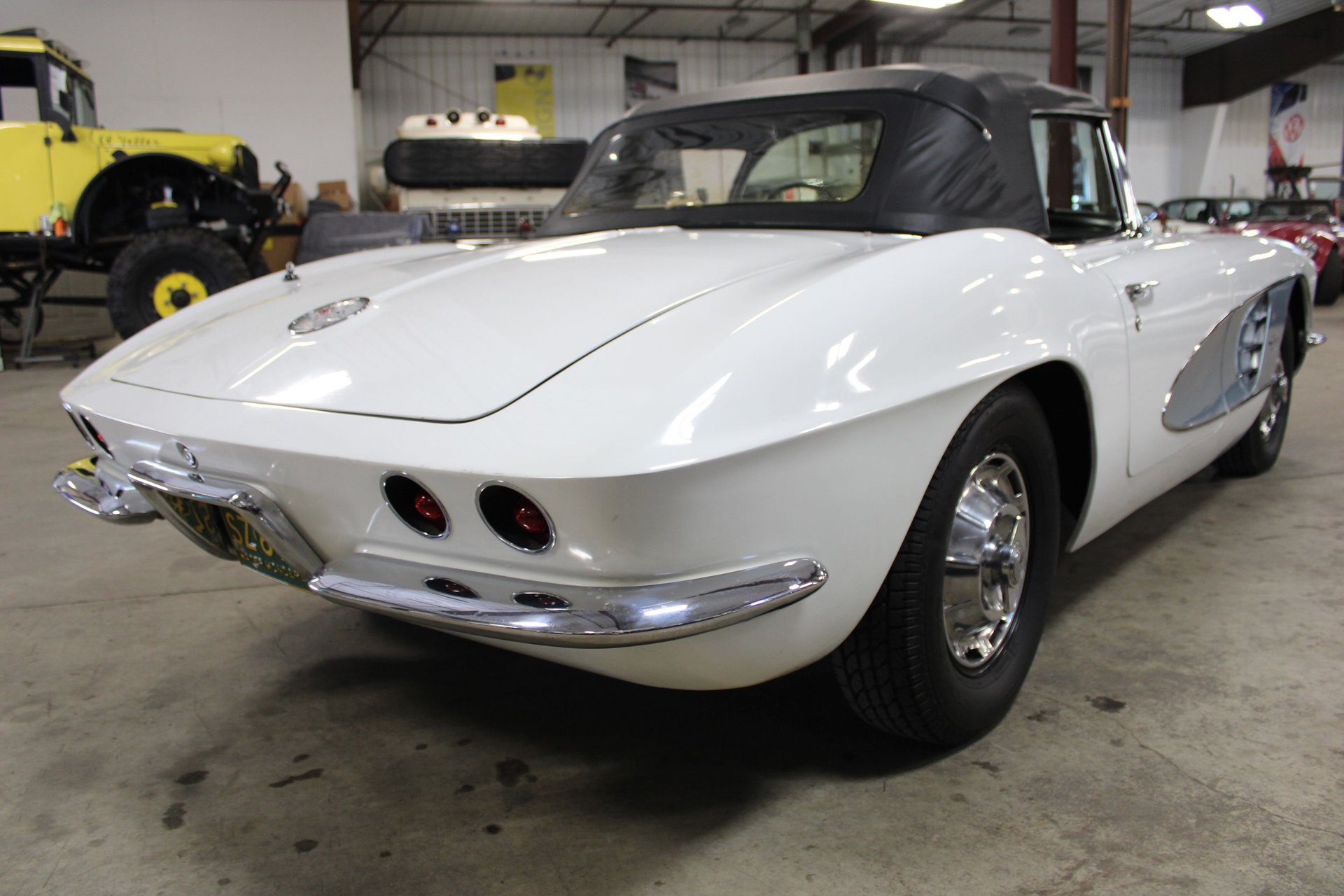 1961 Chevrolet Corvette photo 5