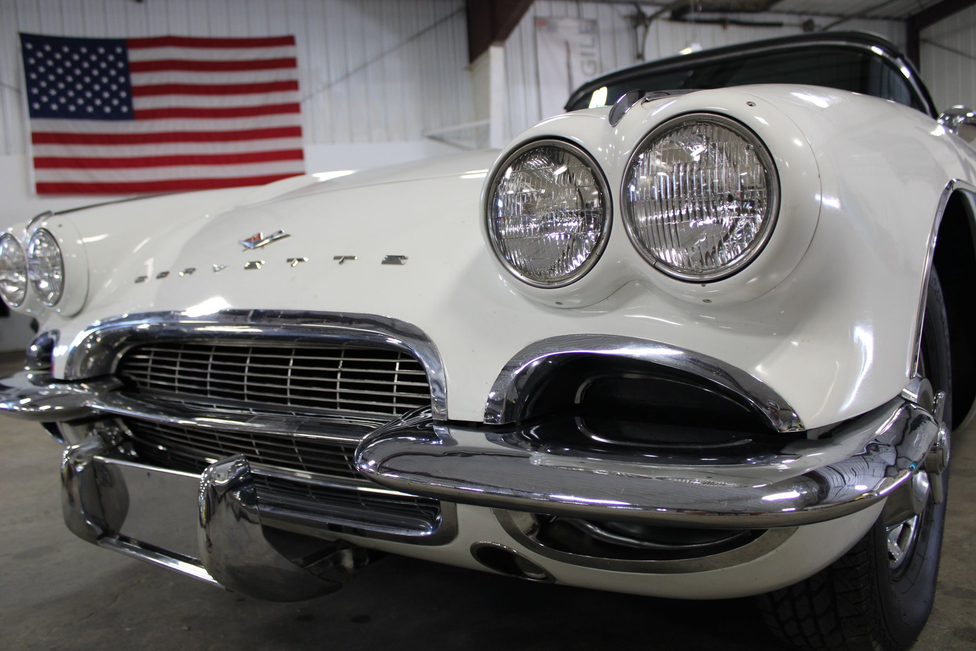 1961 Chevrolet Corvette photo 8