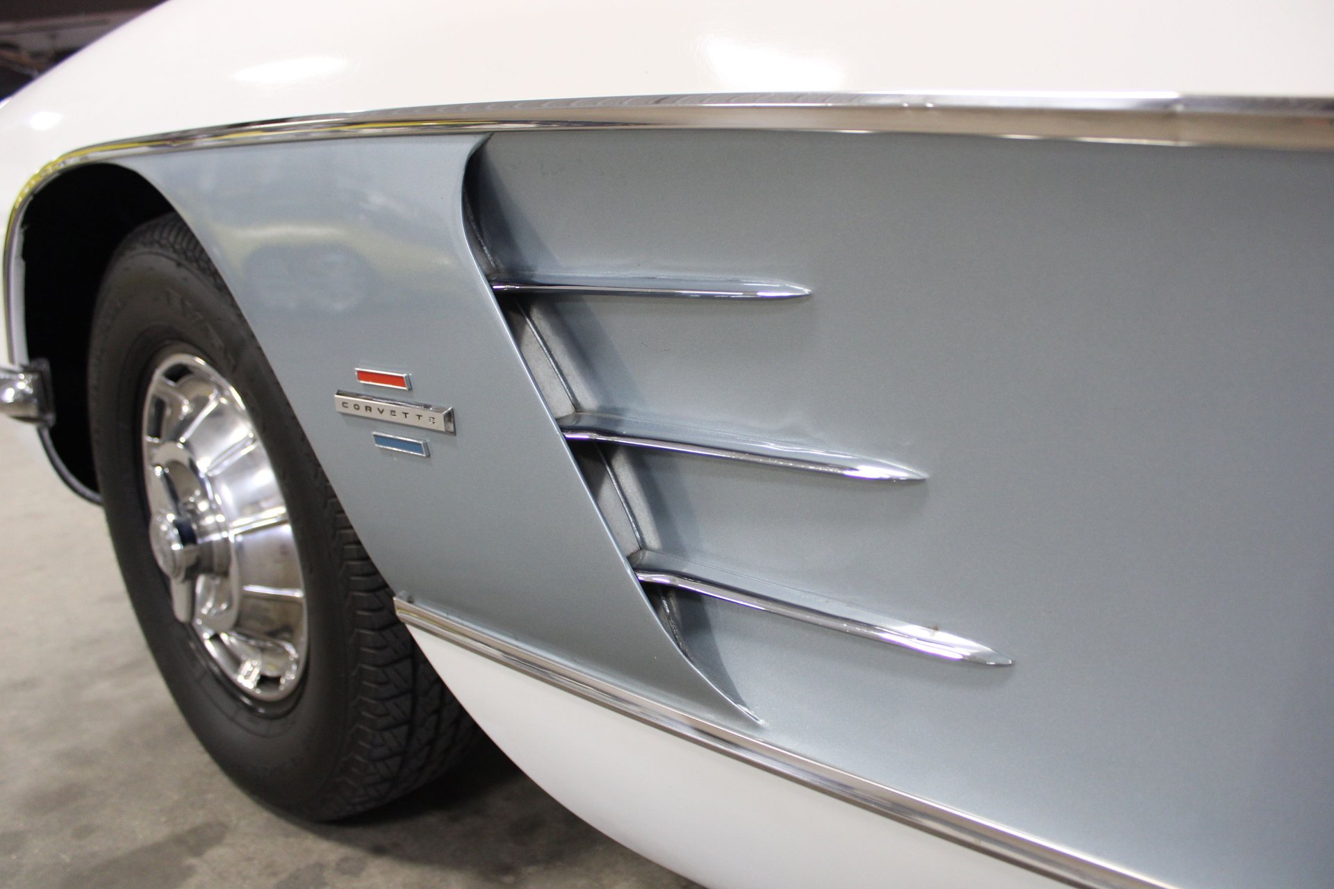 1961 Chevrolet Corvette photo 10