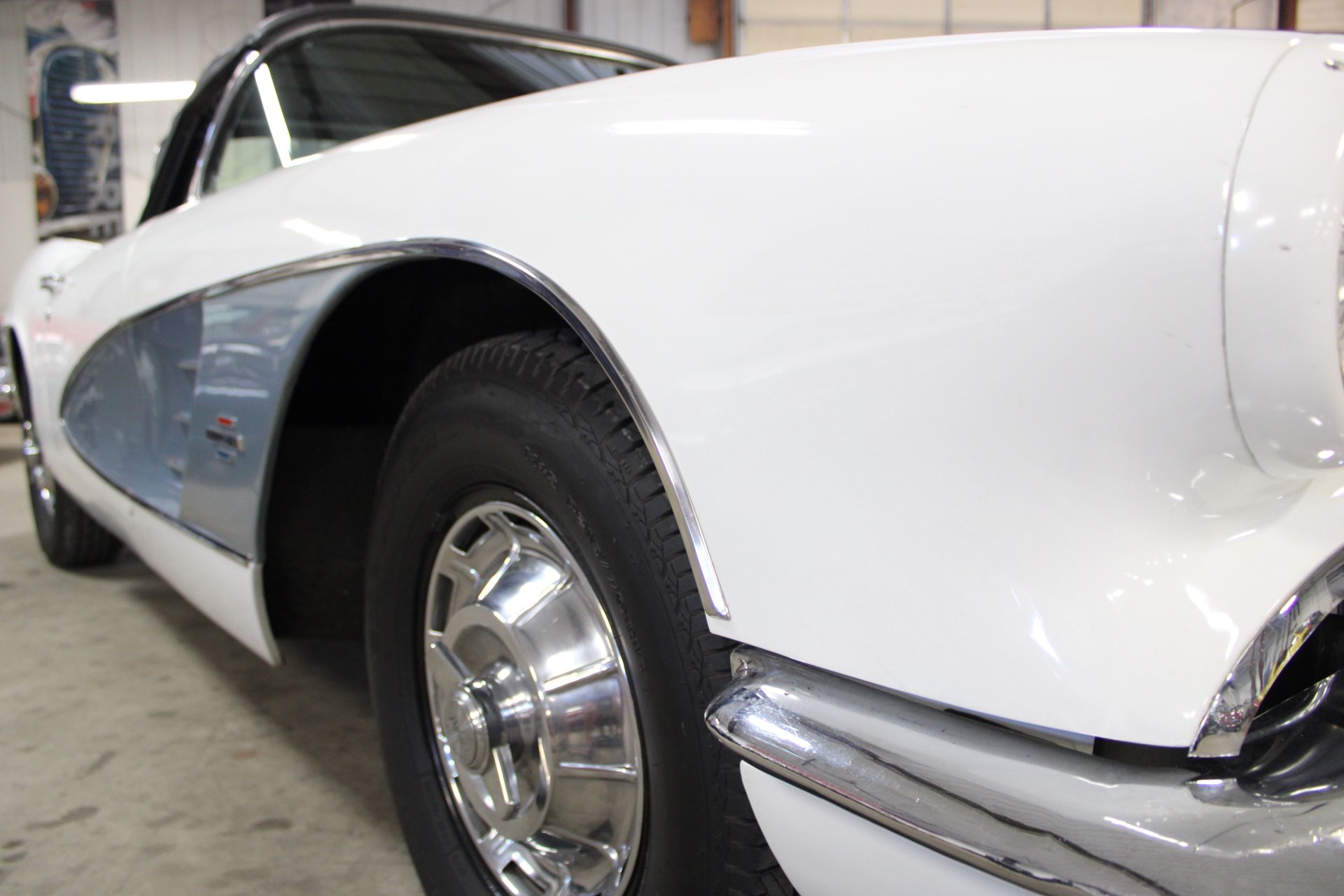 1961 Chevrolet Corvette photo 15