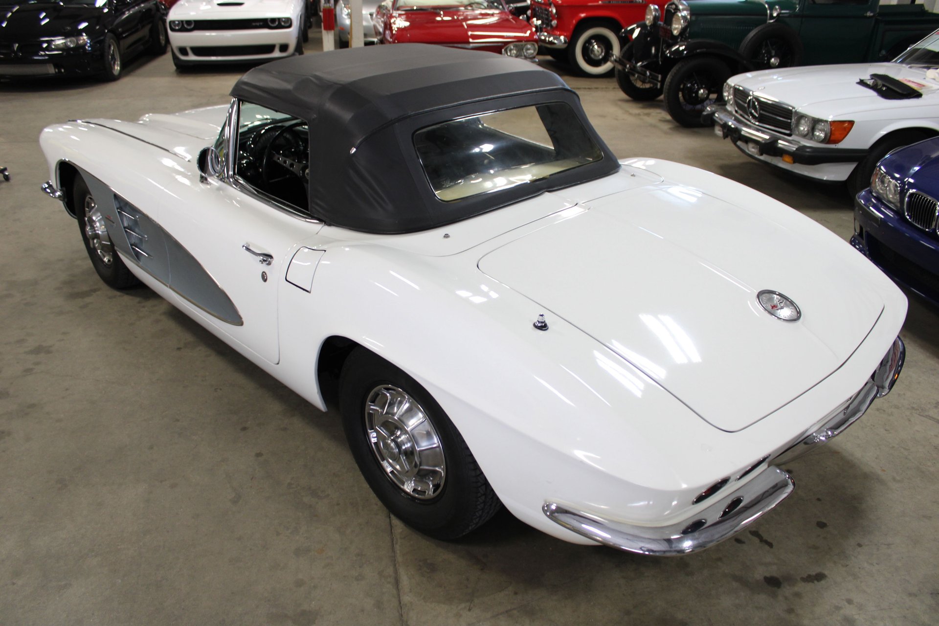 1961 Chevrolet Corvette photo 20