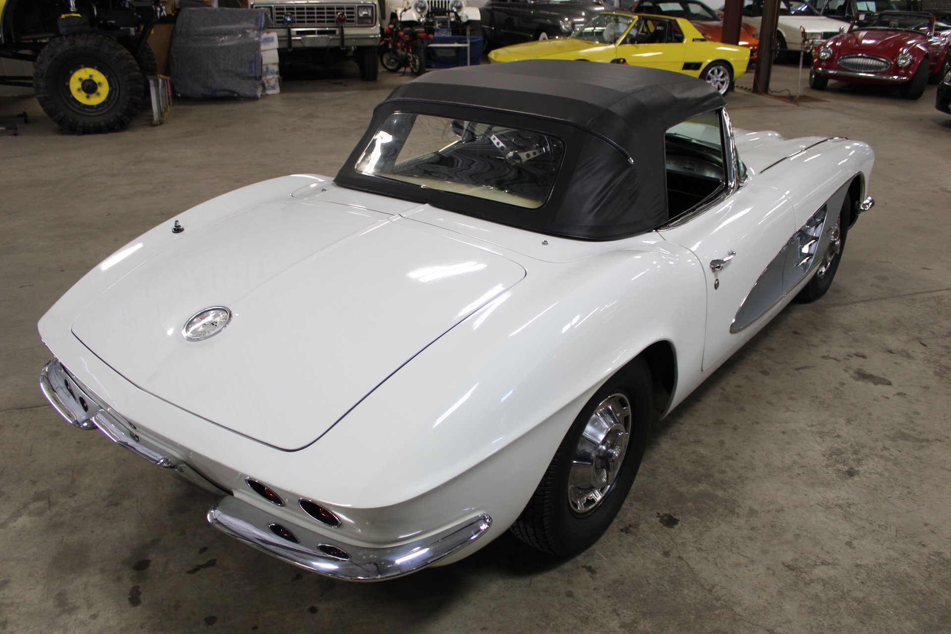1961 Chevrolet Corvette photo 21