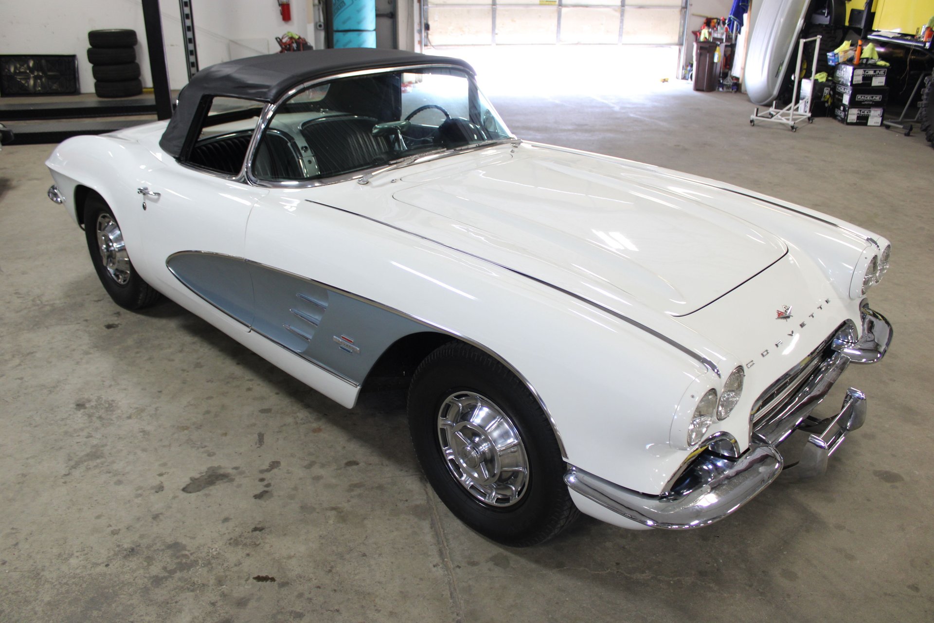 1961 Chevrolet Corvette photo 22