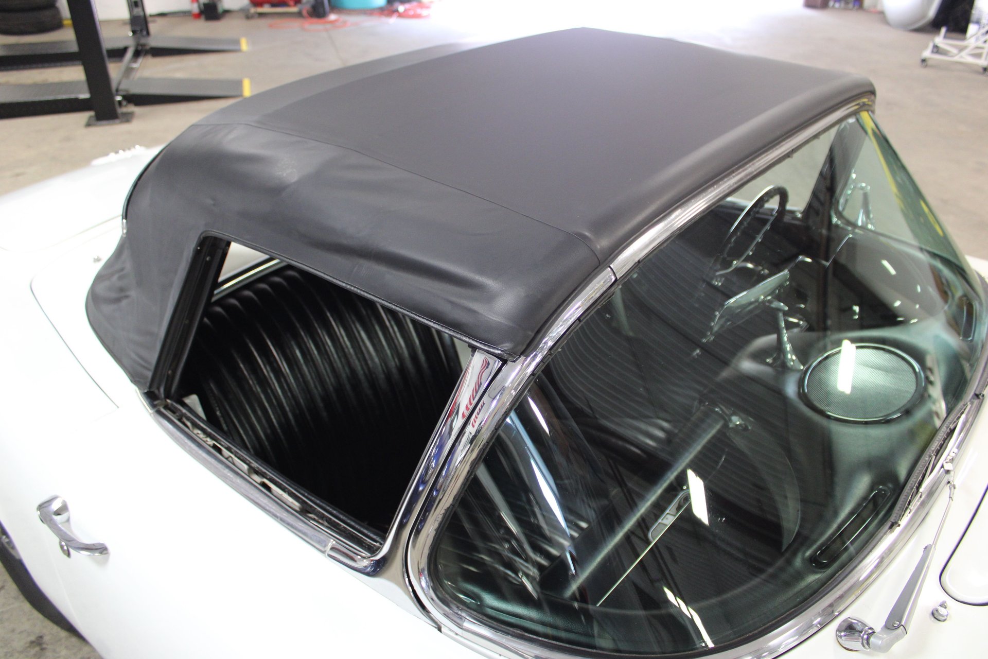 1961 Chevrolet Corvette photo 23