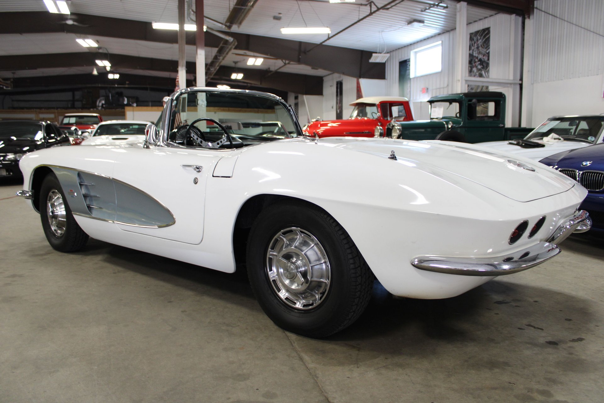 1961 Chevrolet Corvette photo 29