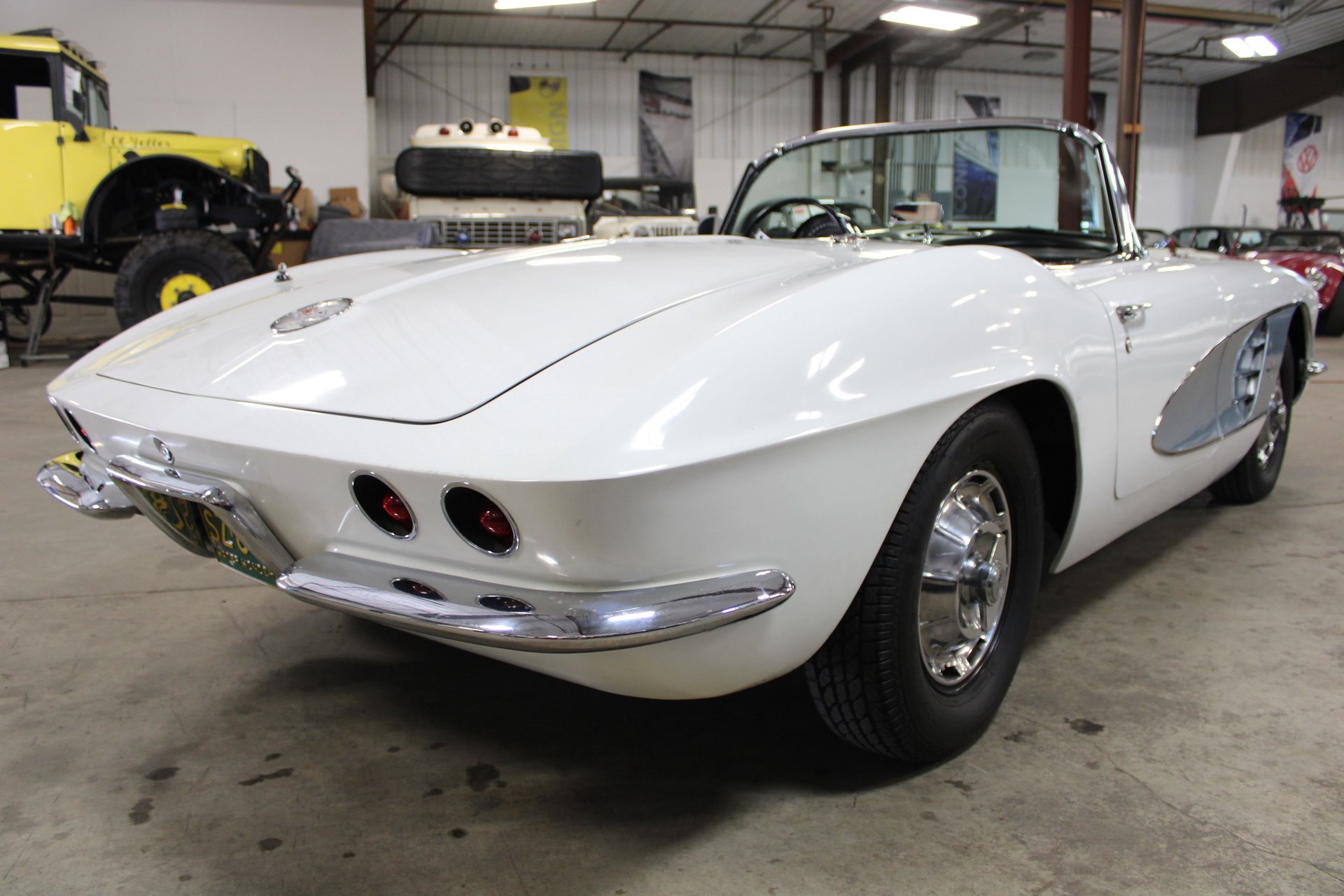 1961 Chevrolet Corvette photo 30