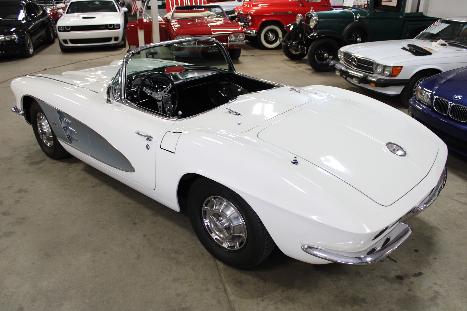 1961 Chevrolet Corvette photo 34