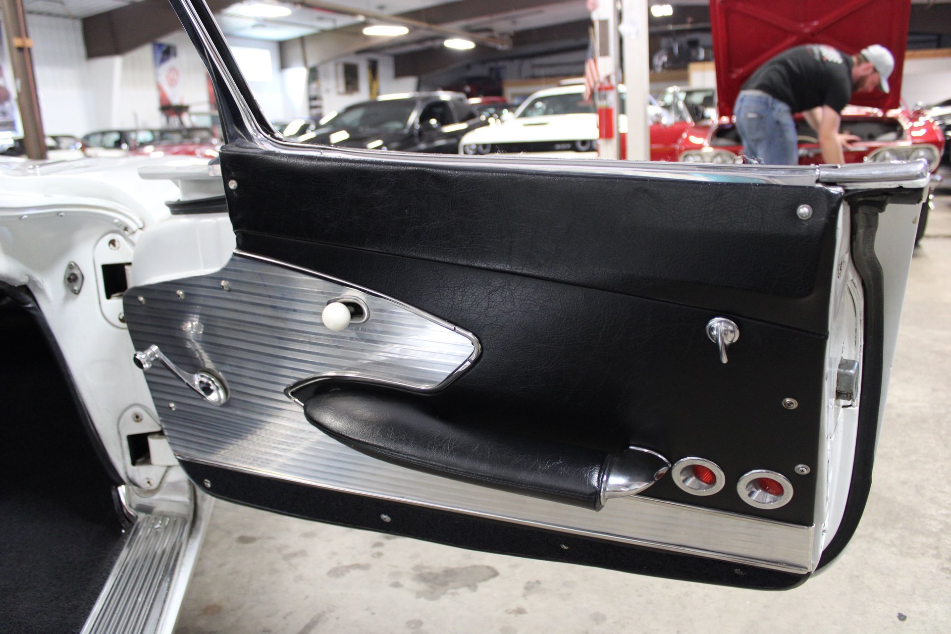 1961 Chevrolet Corvette photo 38