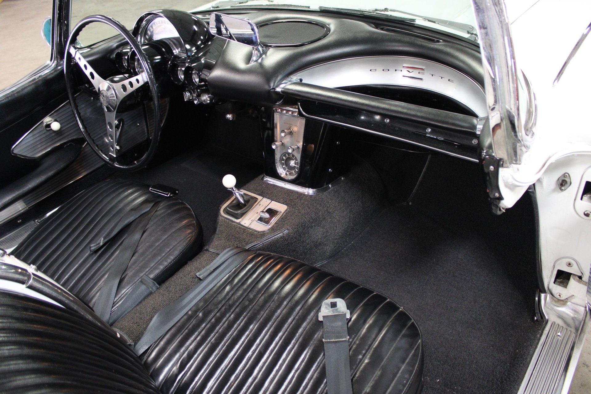 1961 Chevrolet Corvette photo 41