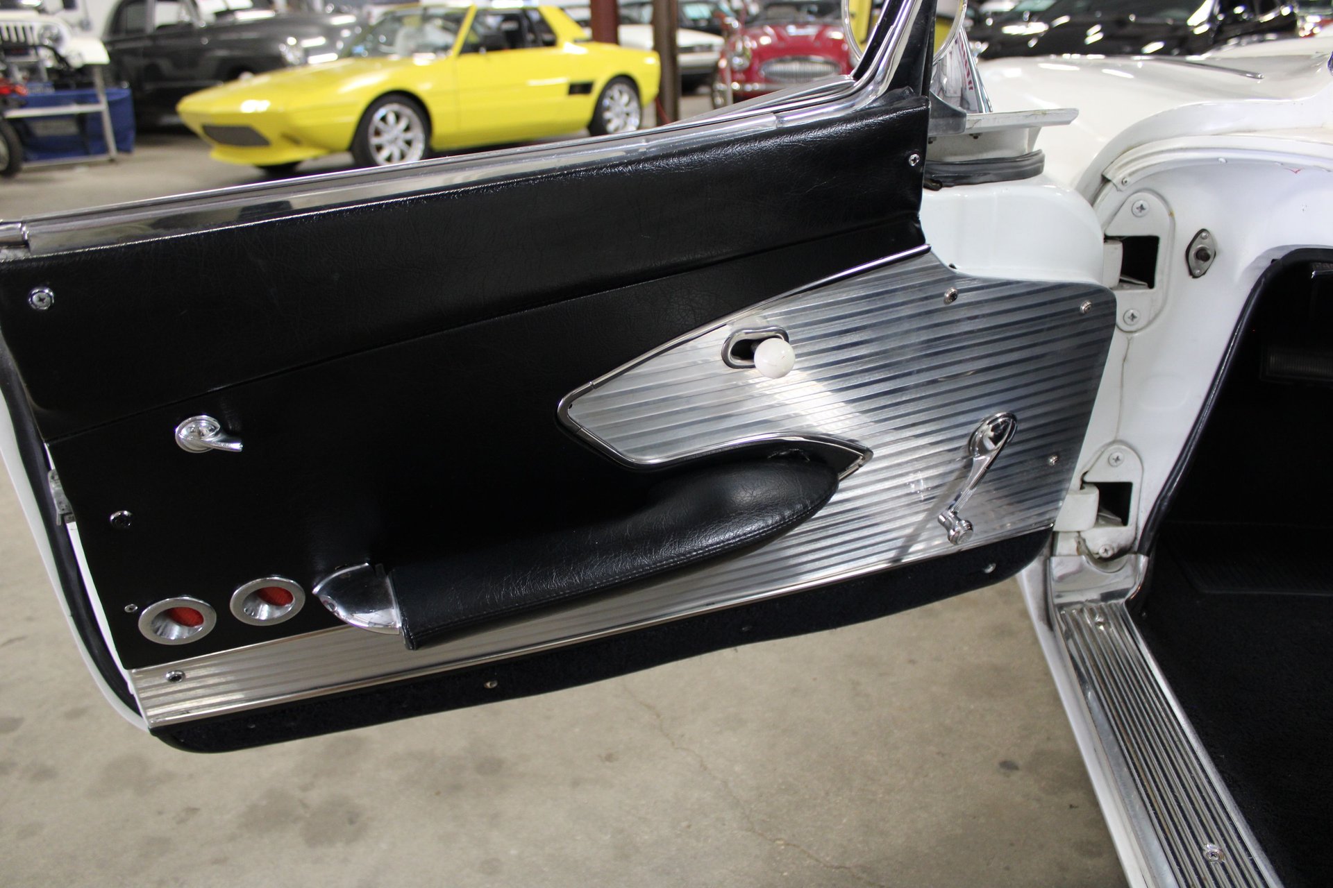 1961 Chevrolet Corvette photo 43
