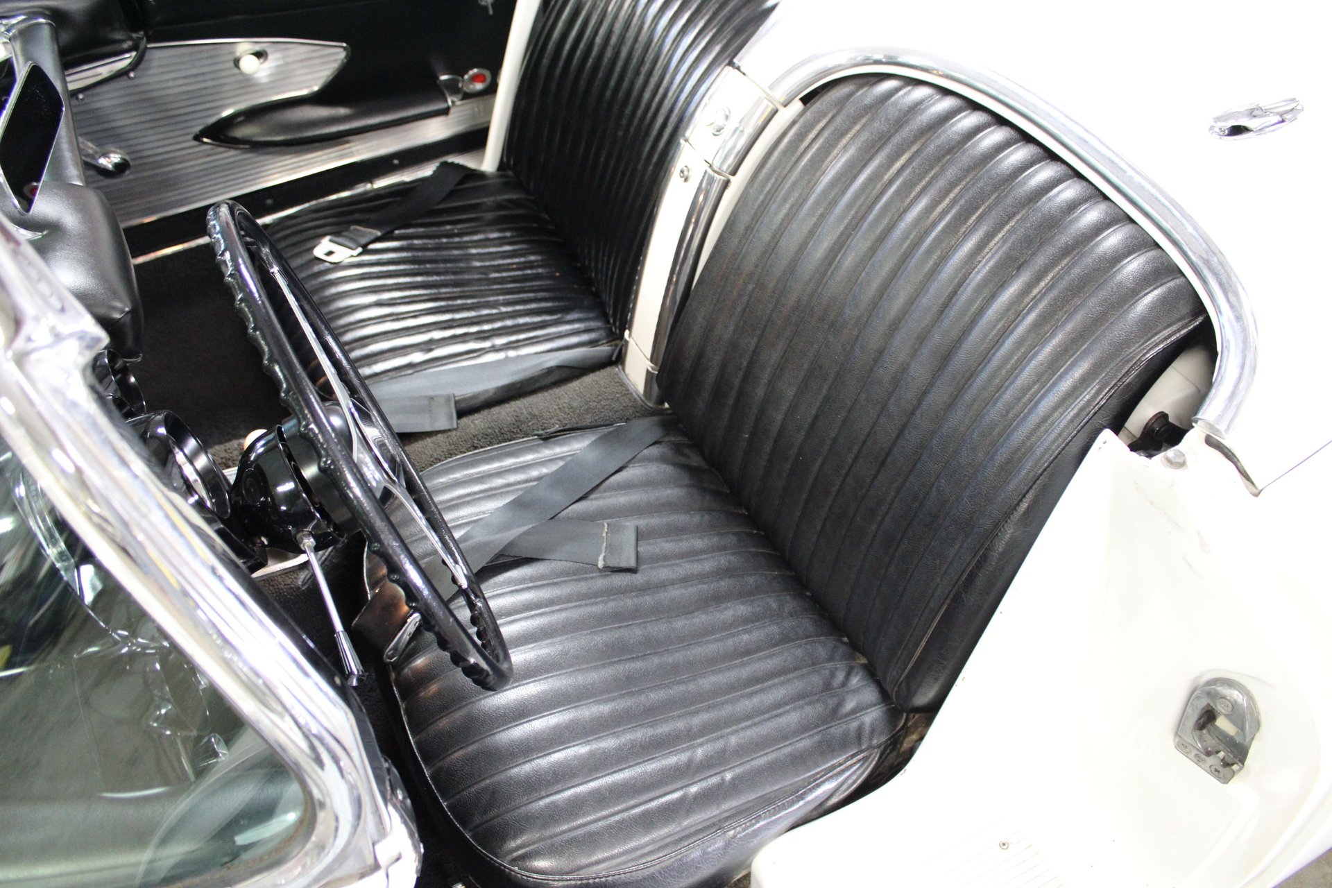 1961 Chevrolet Corvette photo 46