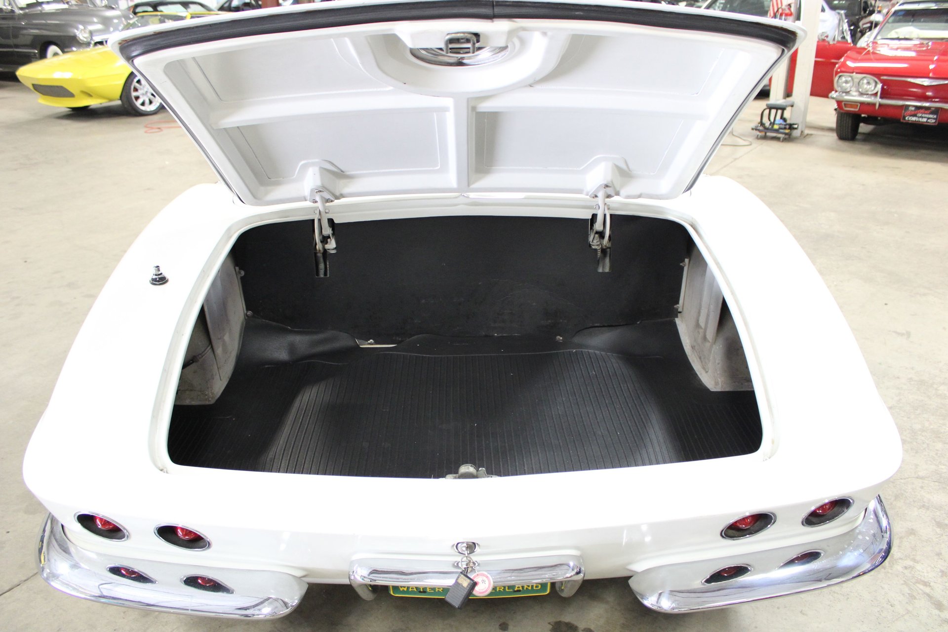 1961 Chevrolet Corvette photo 54