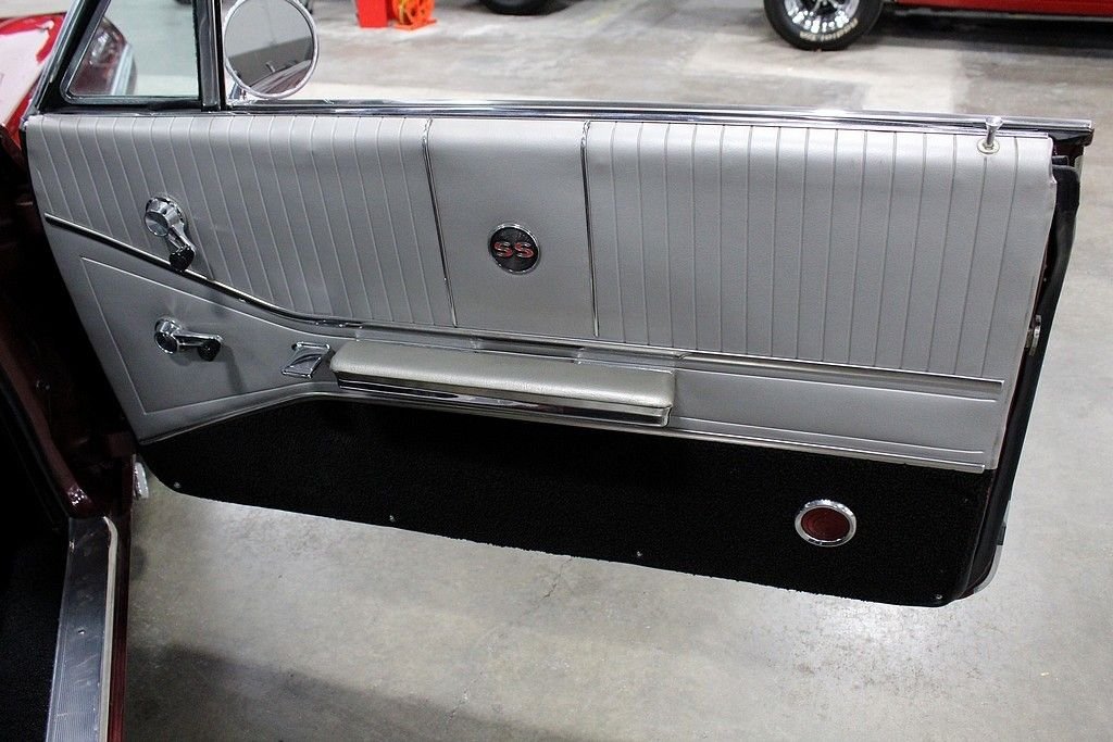 1964 Chevrolet Impala SS photo 12