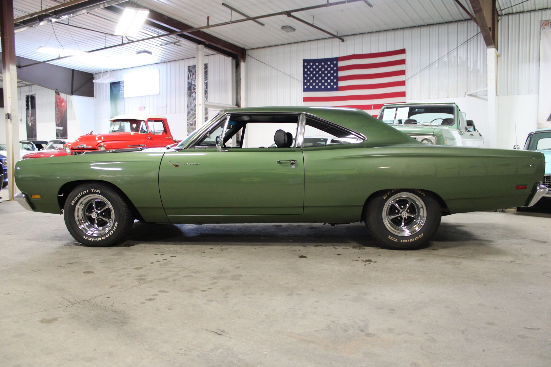 1969 Plymouth Roadrunner photo 3