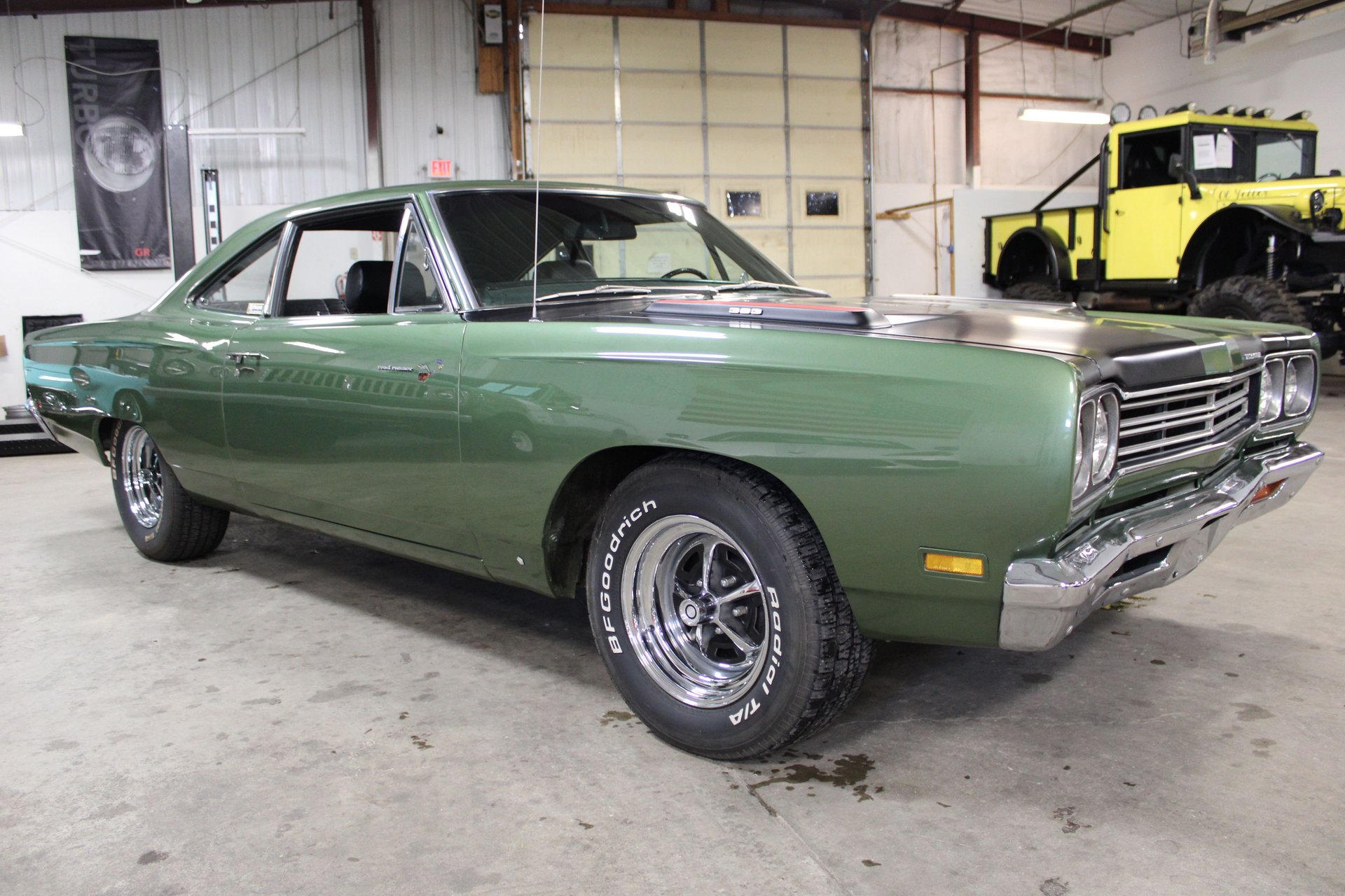 1969 Plymouth Roadrunner photo 2