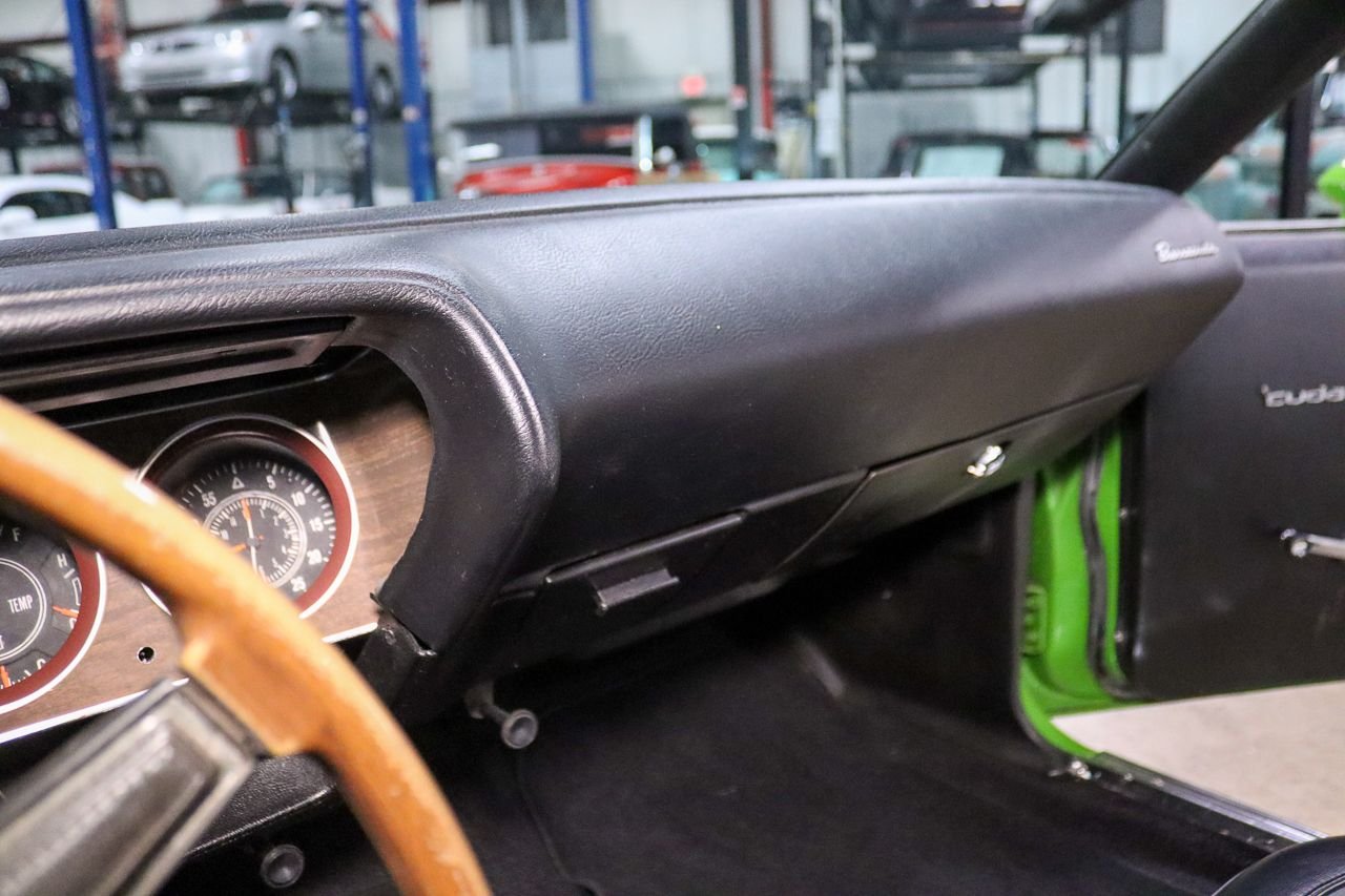 1970 Plymouth Barracuda photo 10